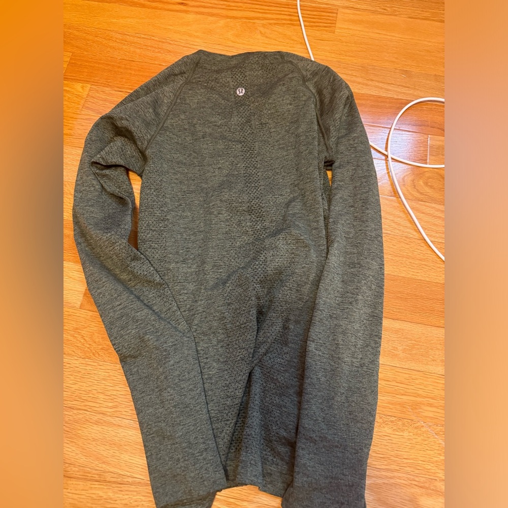 swiftly tech long sleeve 2.0 size 4 rainforest green/green twill